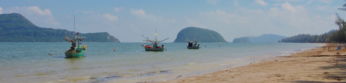 South of Hua Hin, Dolphin Bay (Clay Gilliland)  [flickr.com]  CC BY-SA 
Información sobre la licencia en 'Verificación de las fuentes de la imagen'